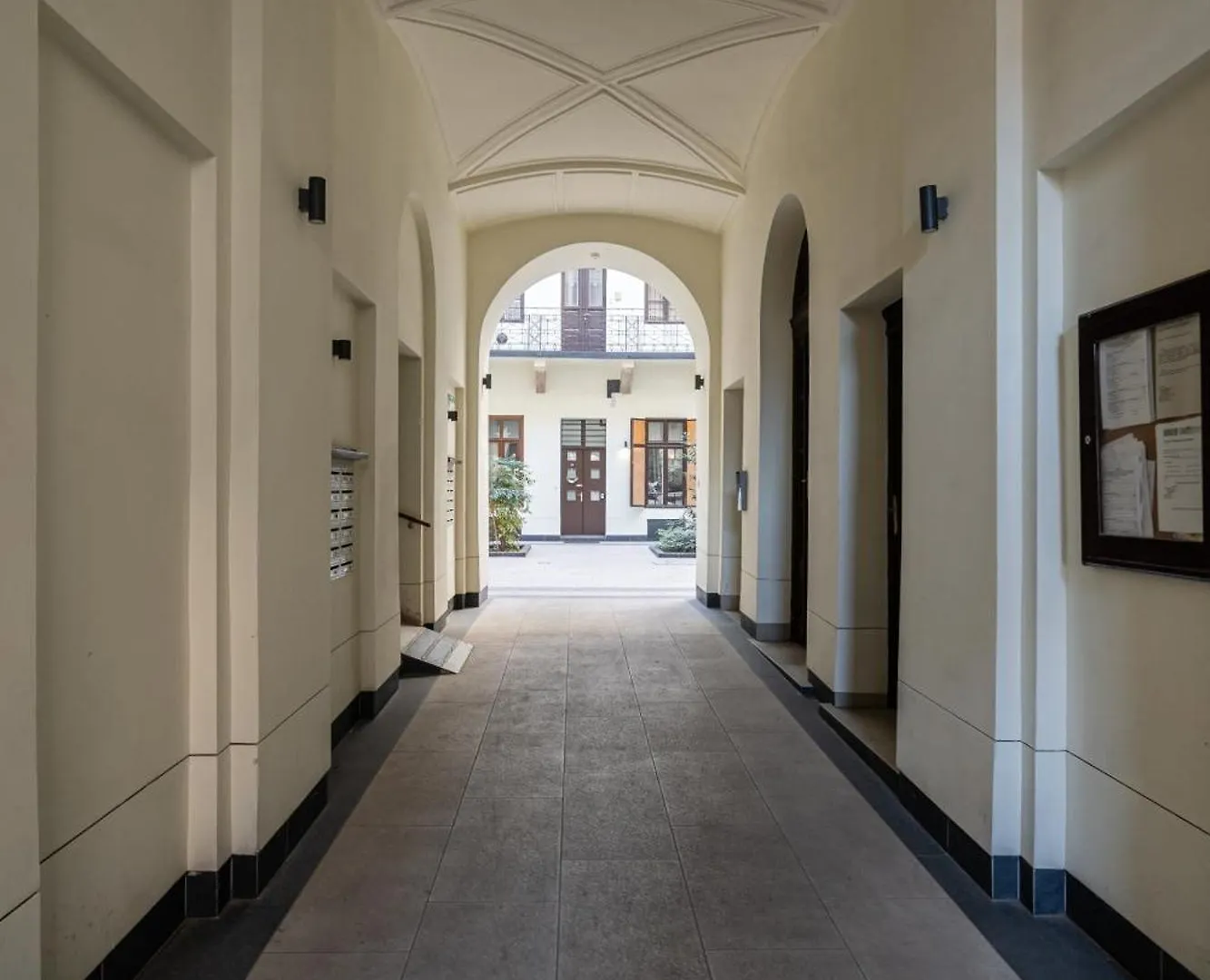 Kiraly 44 Luxury Apartment With Free Parking Boedapest 0*,  Hongarije