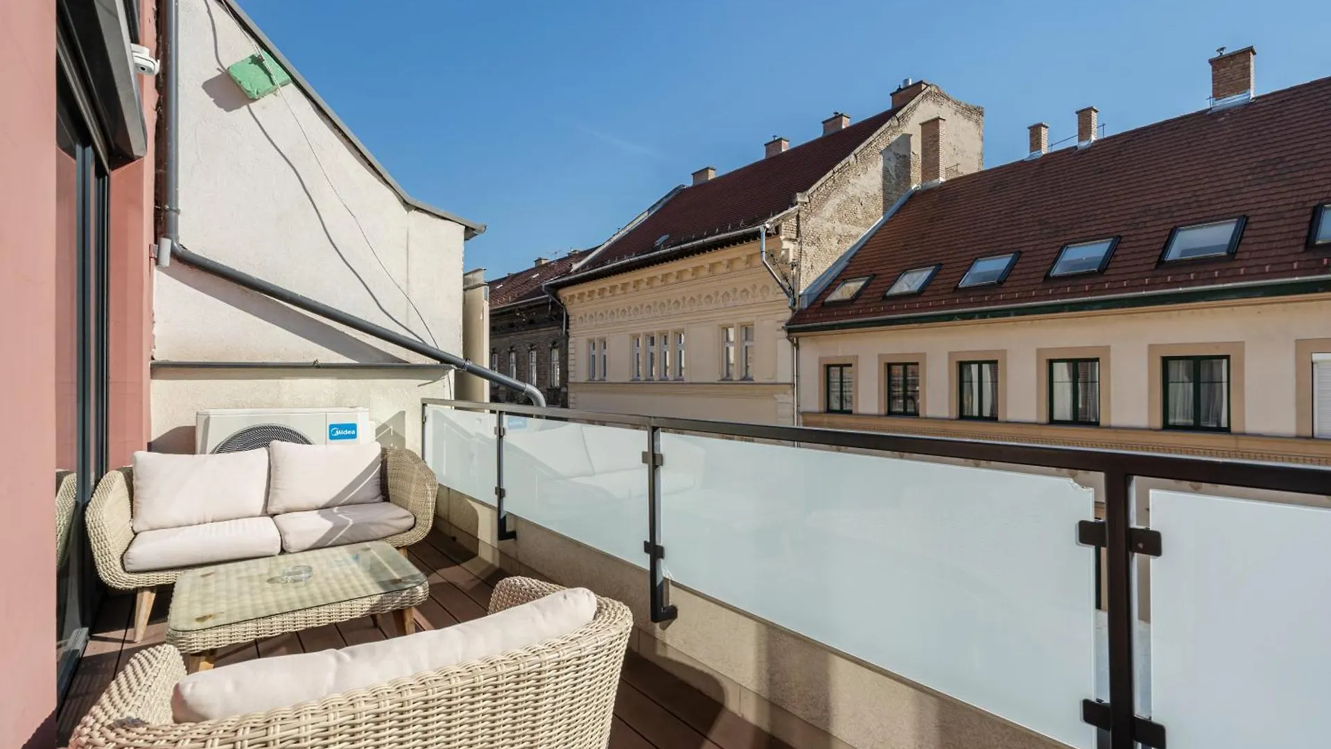 Kiraly 44 Luxury Apartment With Free Parking Boedapest