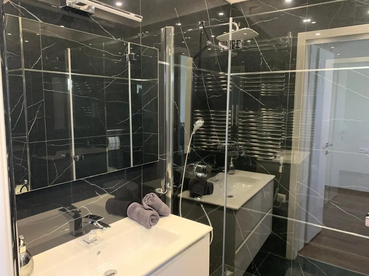 Kiraly 44 Luxury Apartment With Free Parking Boedapest Hongarije